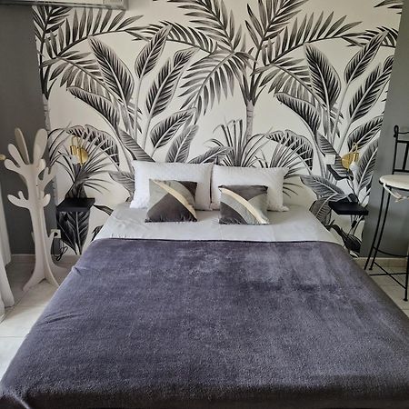 Les Restanques De Camelie Hotell Saint-Thomé Exteriör bild