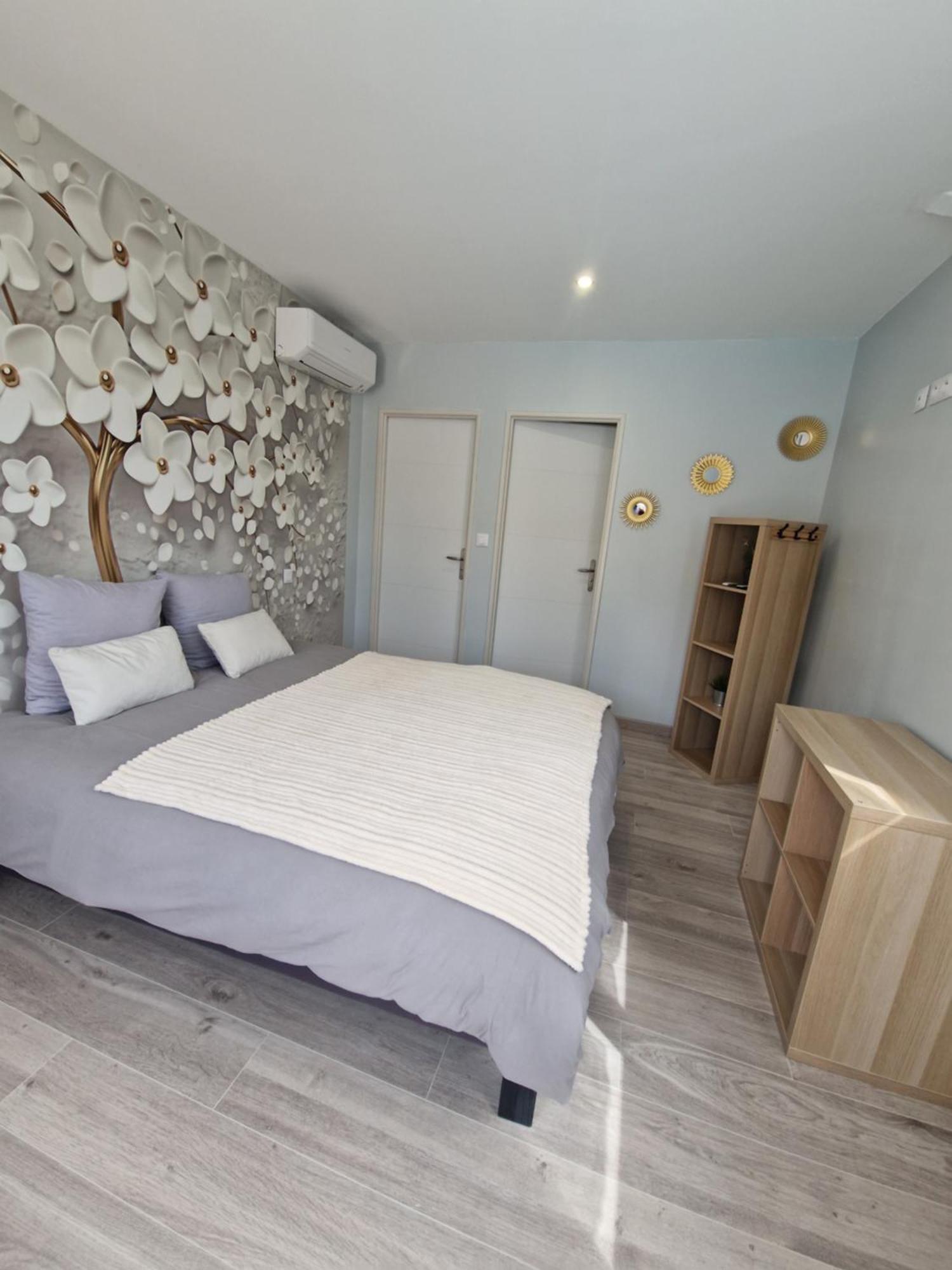 Les Restanques De Camelie Hotell Saint-Thomé Exteriör bild