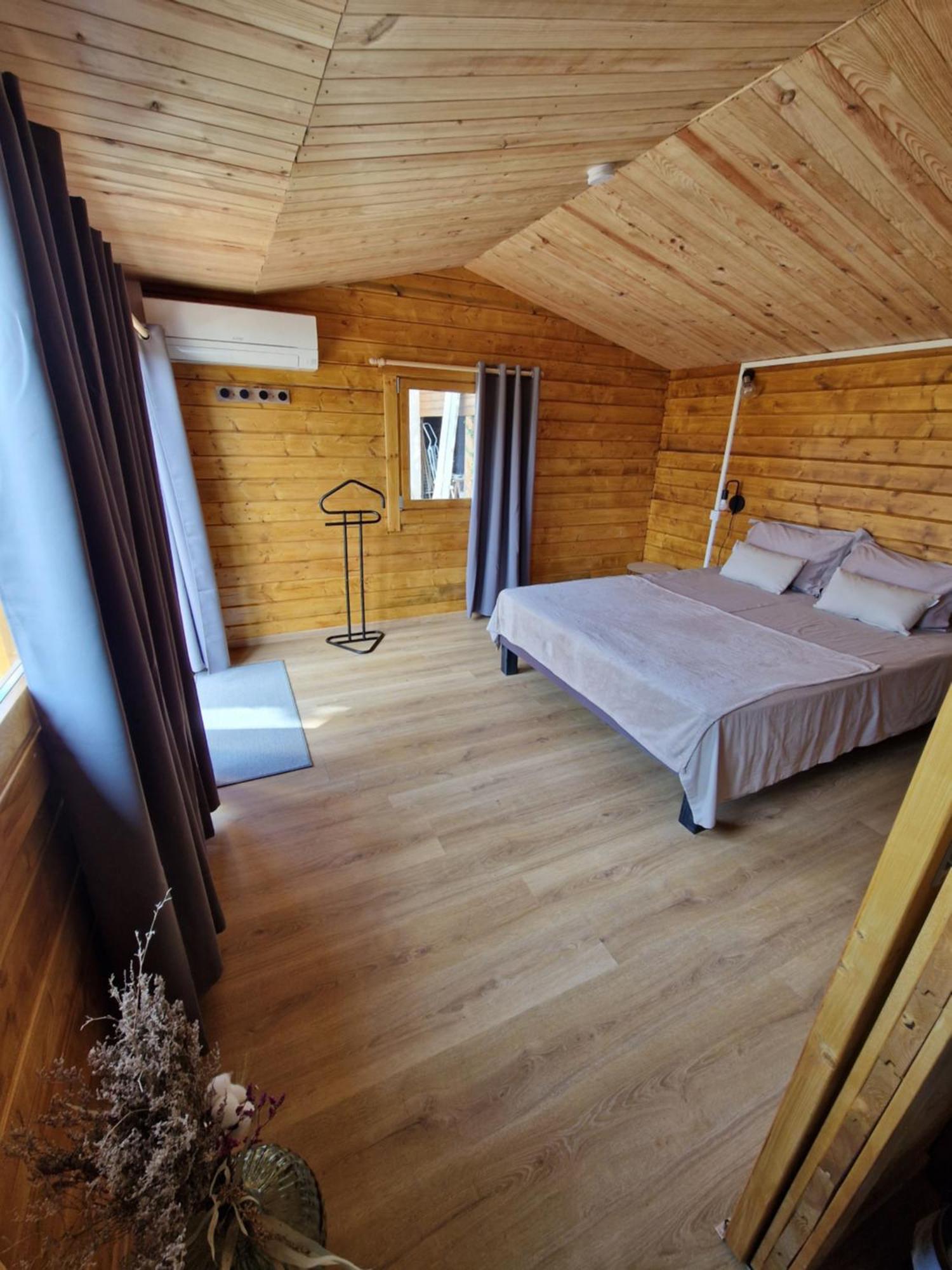 Les Restanques De Camelie Hotell Saint-Thomé Exteriör bild
